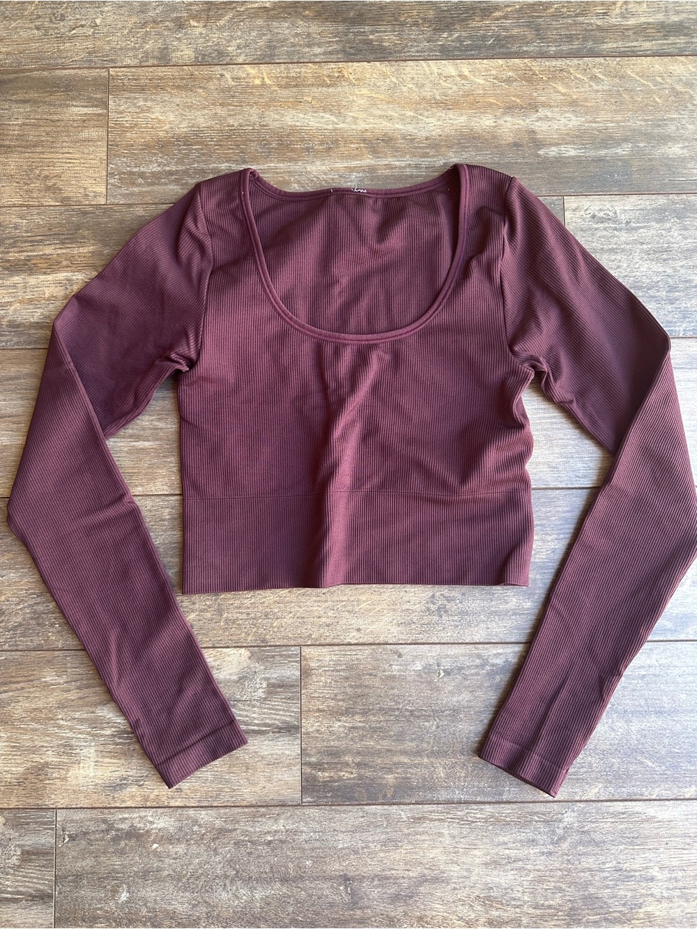 Athleta Aurora Ribbed Scoop-Neck Long Sleeve Crop Top - Wine